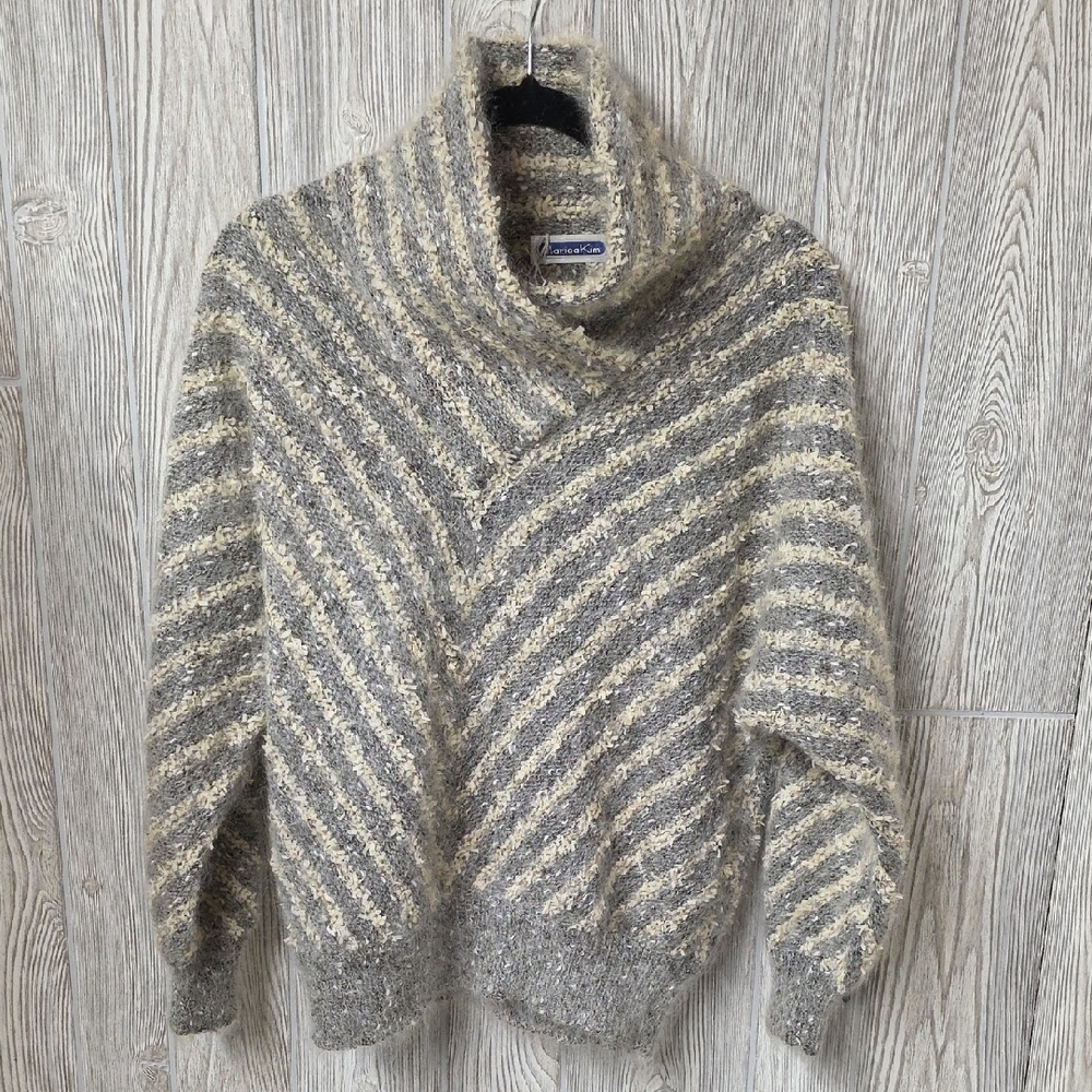 Mariea Kim Vintage Striped Gray and Cream Wool Blend Sweater Womens Small
